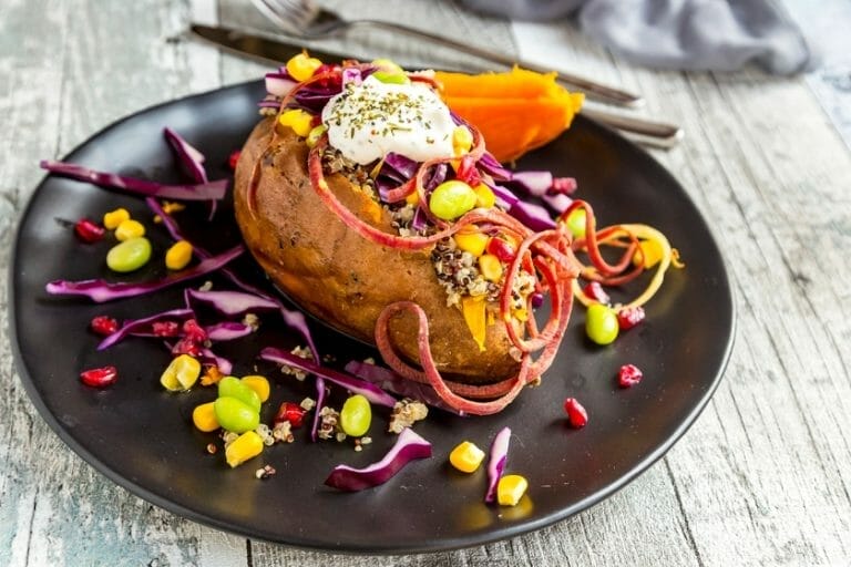 What to Serve with Baked Potatoes: 10 Delicious and Easy Side Dish Ideas!